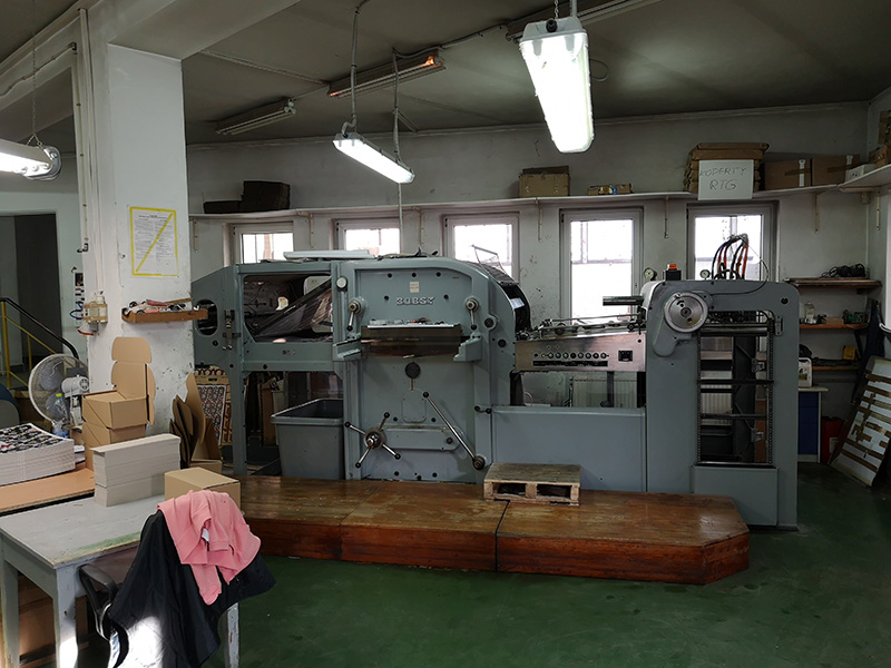 kartonnen dozen op maat labels